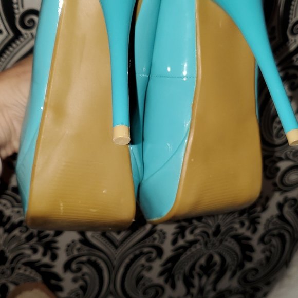 Teal high heels - Picture 4 of 4
